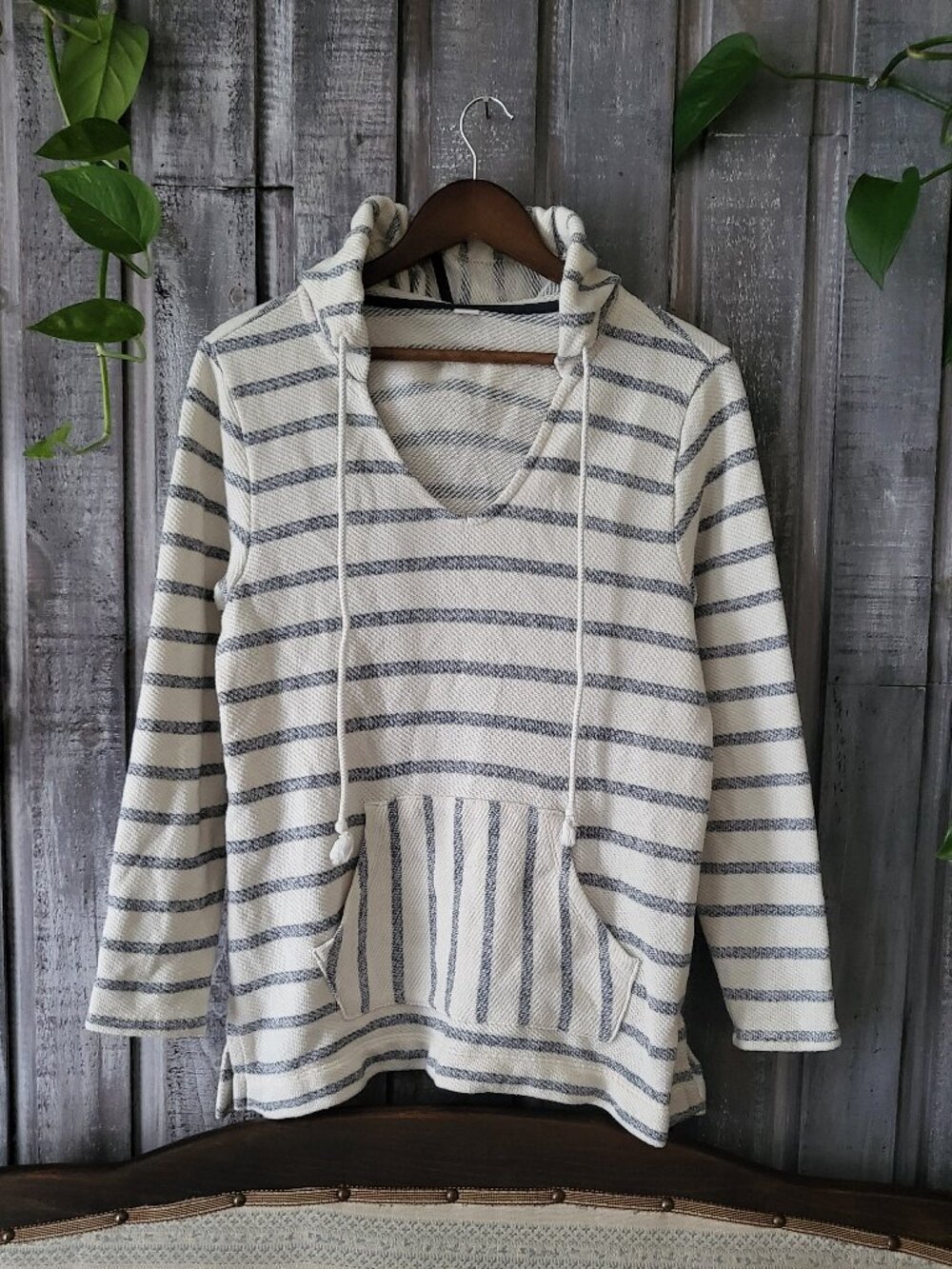 Old Navy Textured Beach Blue Stripe Hoodie Cotton Medium Like New